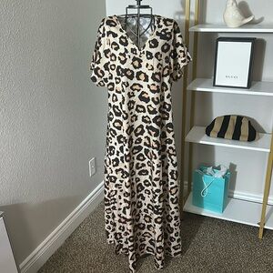 New without tags m/l women's long Maxi leopard Cheetah dress nwot